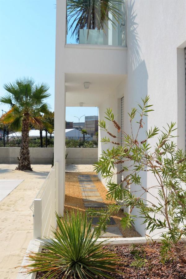 Sun Beach Residence Con Piscina - Piazza Brescia - Adria Holiday Jesolo - Family Apartments Ngoại thất bức ảnh