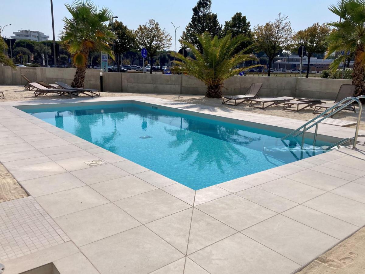 Sun Beach Residence Con Piscina - Piazza Brescia - Adria Holiday Jesolo - Family Apartments Ngoại thất bức ảnh