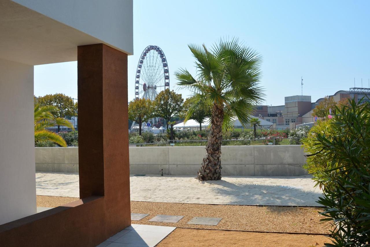 Sun Beach Residence Con Piscina - Piazza Brescia - Adria Holiday Jesolo - Family Apartments Ngoại thất bức ảnh