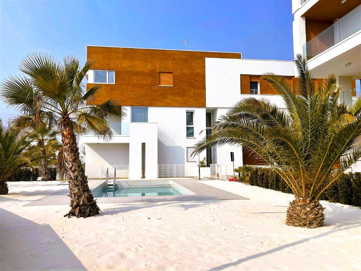 Sun Beach Residence Con Piscina - Piazza Brescia - Adria Holiday Jesolo - Family Apartments Ngoại thất bức ảnh