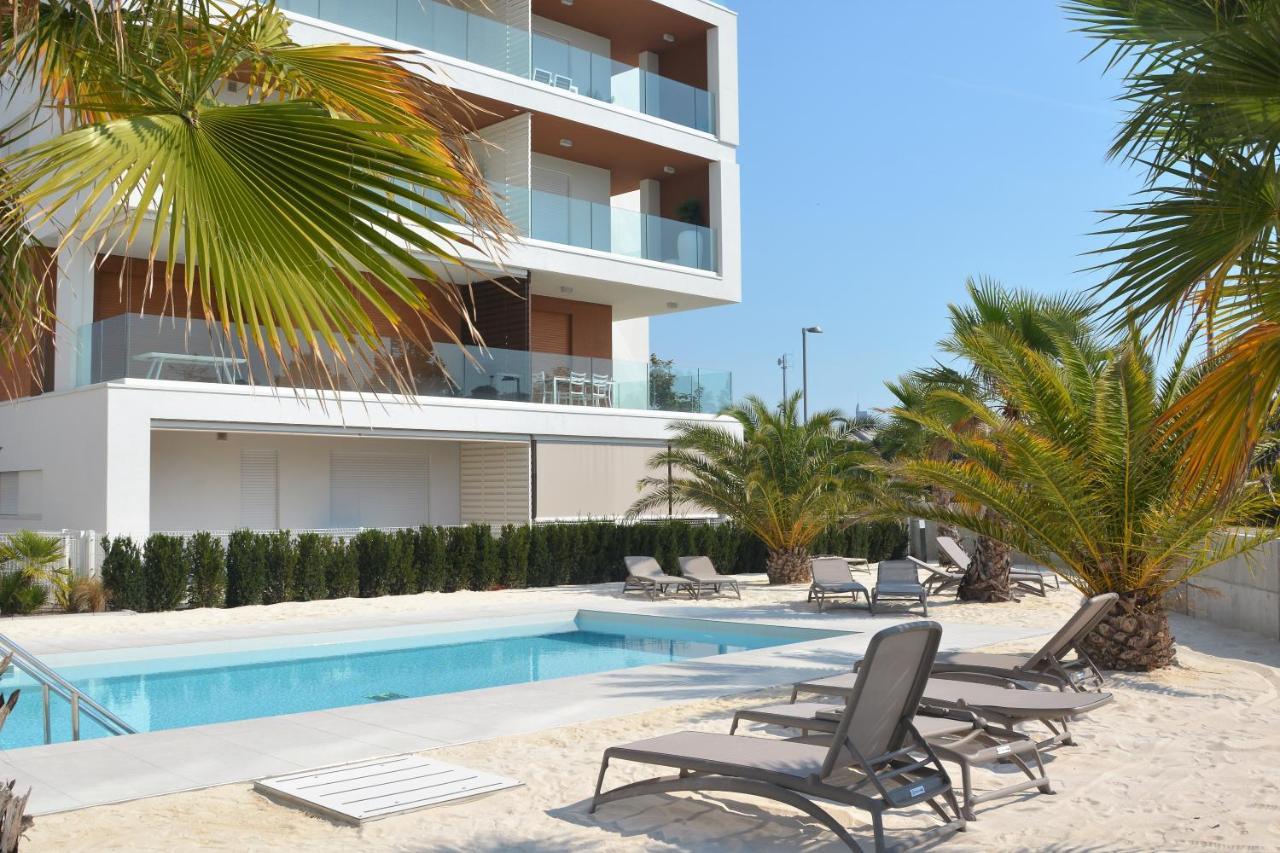 Sun Beach Residence Con Piscina - Piazza Brescia - Adria Holiday Jesolo - Family Apartments Ngoại thất bức ảnh