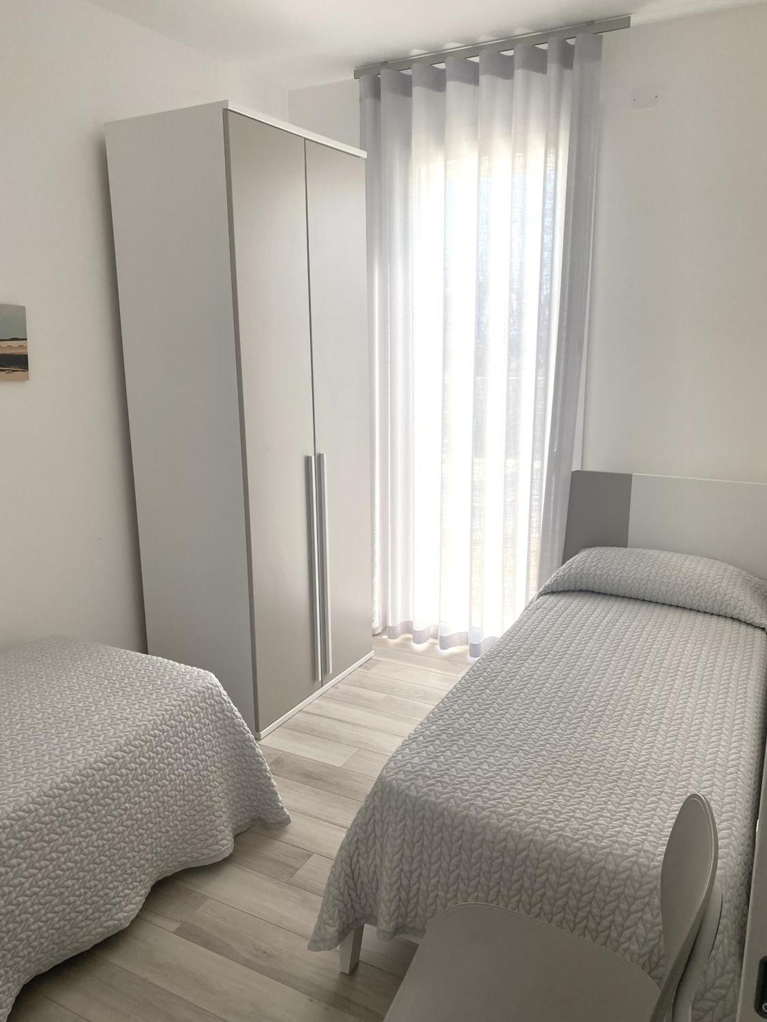 Sun Beach Residence Con Piscina - Piazza Brescia - Adria Holiday Jesolo - Family Apartments Ngoại thất bức ảnh