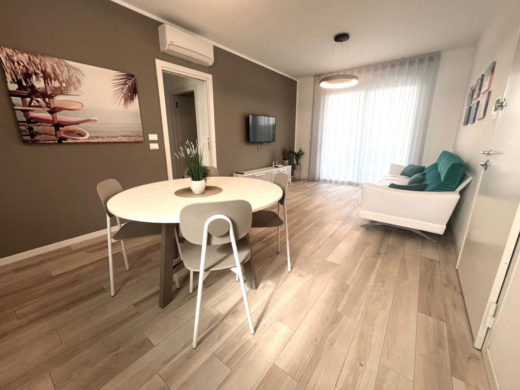 Sun Beach Residence Con Piscina - Piazza Brescia - Adria Holiday Jesolo - Family Apartments Ngoại thất bức ảnh