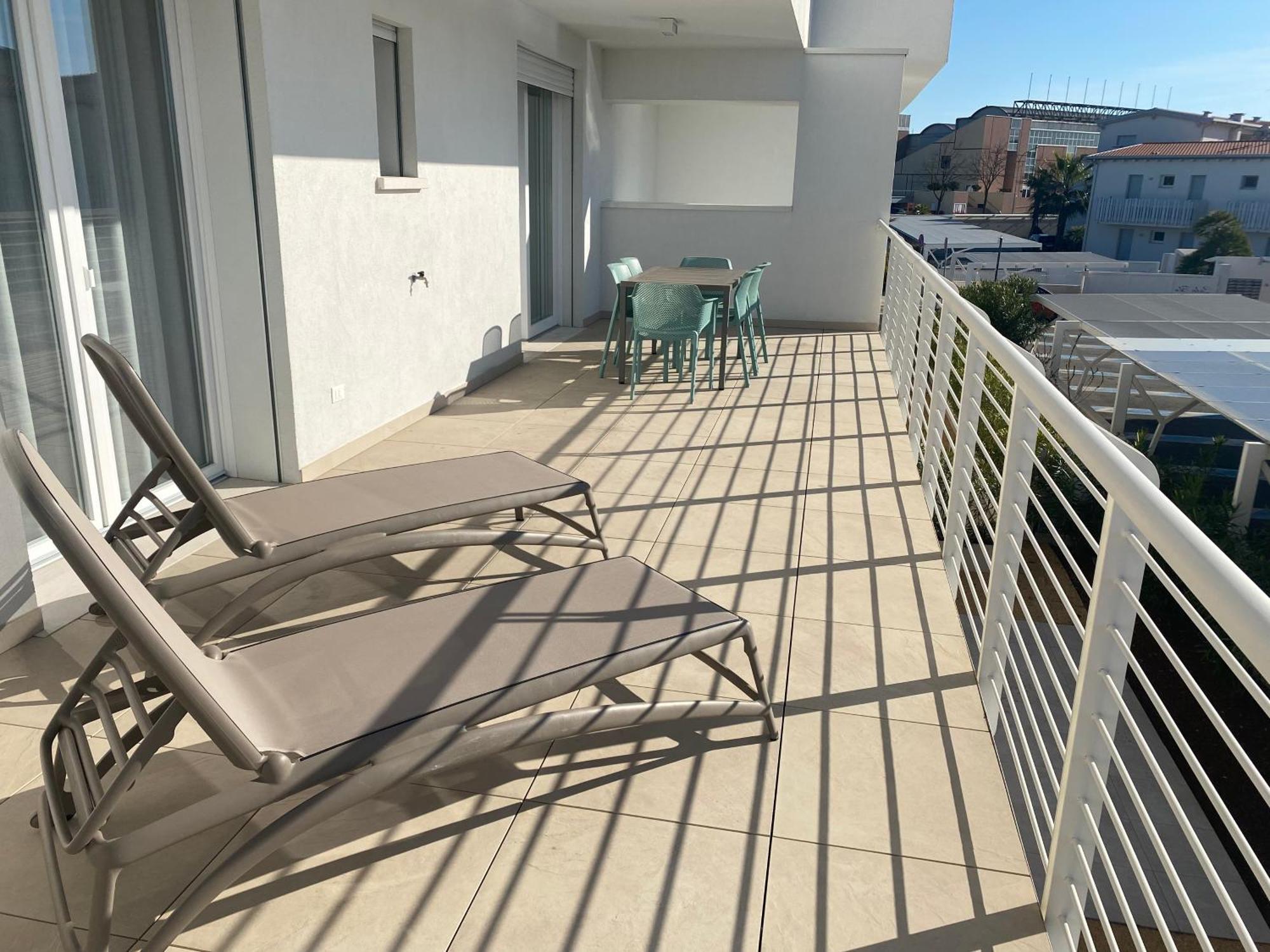 Sun Beach Residence Con Piscina - Piazza Brescia - Adria Holiday Jesolo - Family Apartments Phòng bức ảnh